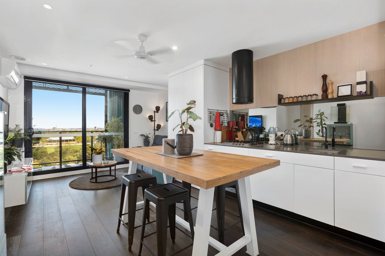 Gallery: 710/6 St Kilda Road
