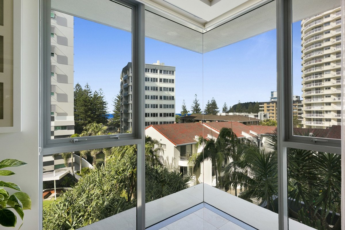 7/106 The Esplanade Burleigh Heads 6