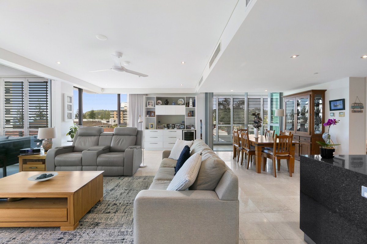 7/106 The Esplanade Burleigh Heads 7