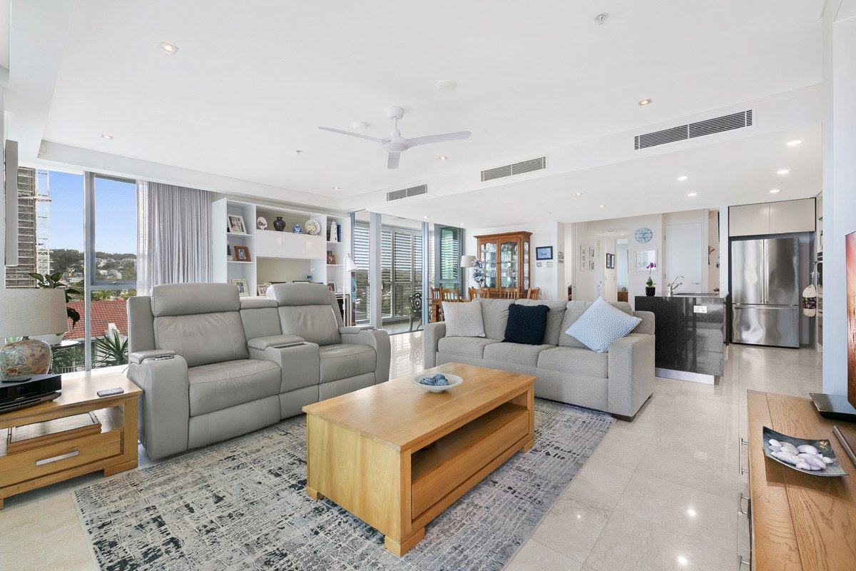 7/106 The Esplanade Burleigh Heads 8