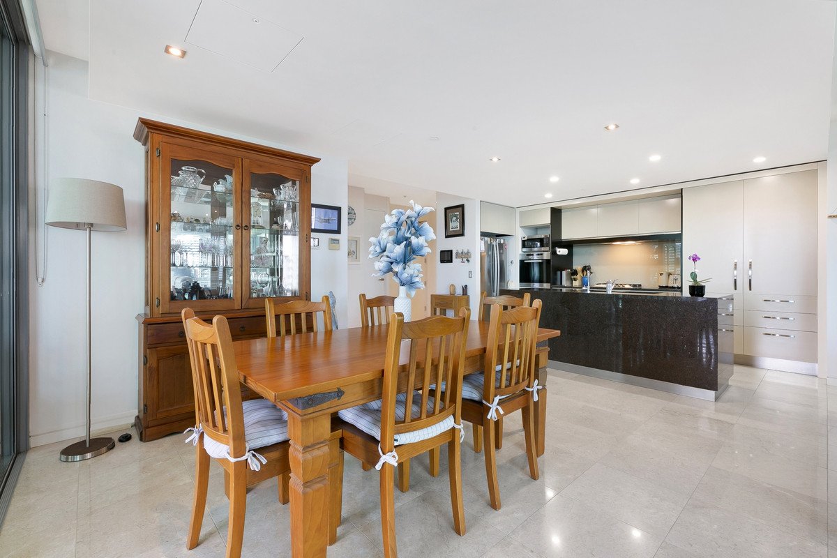 7/106 The Esplanade Burleigh Heads 9