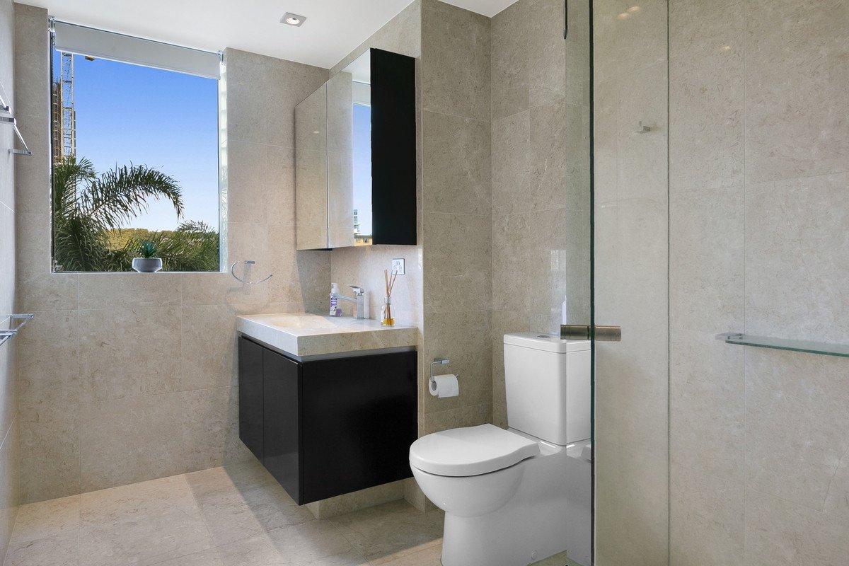 7/106 The Esplanade Burleigh Heads 19