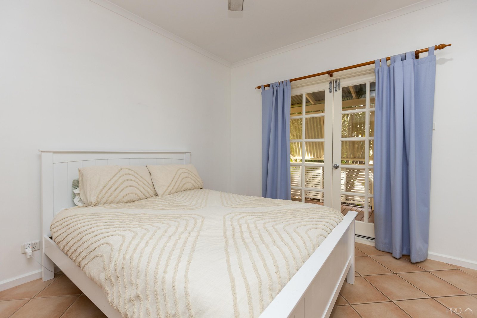 7/11 Challenor Drive CABLE BEACH 6