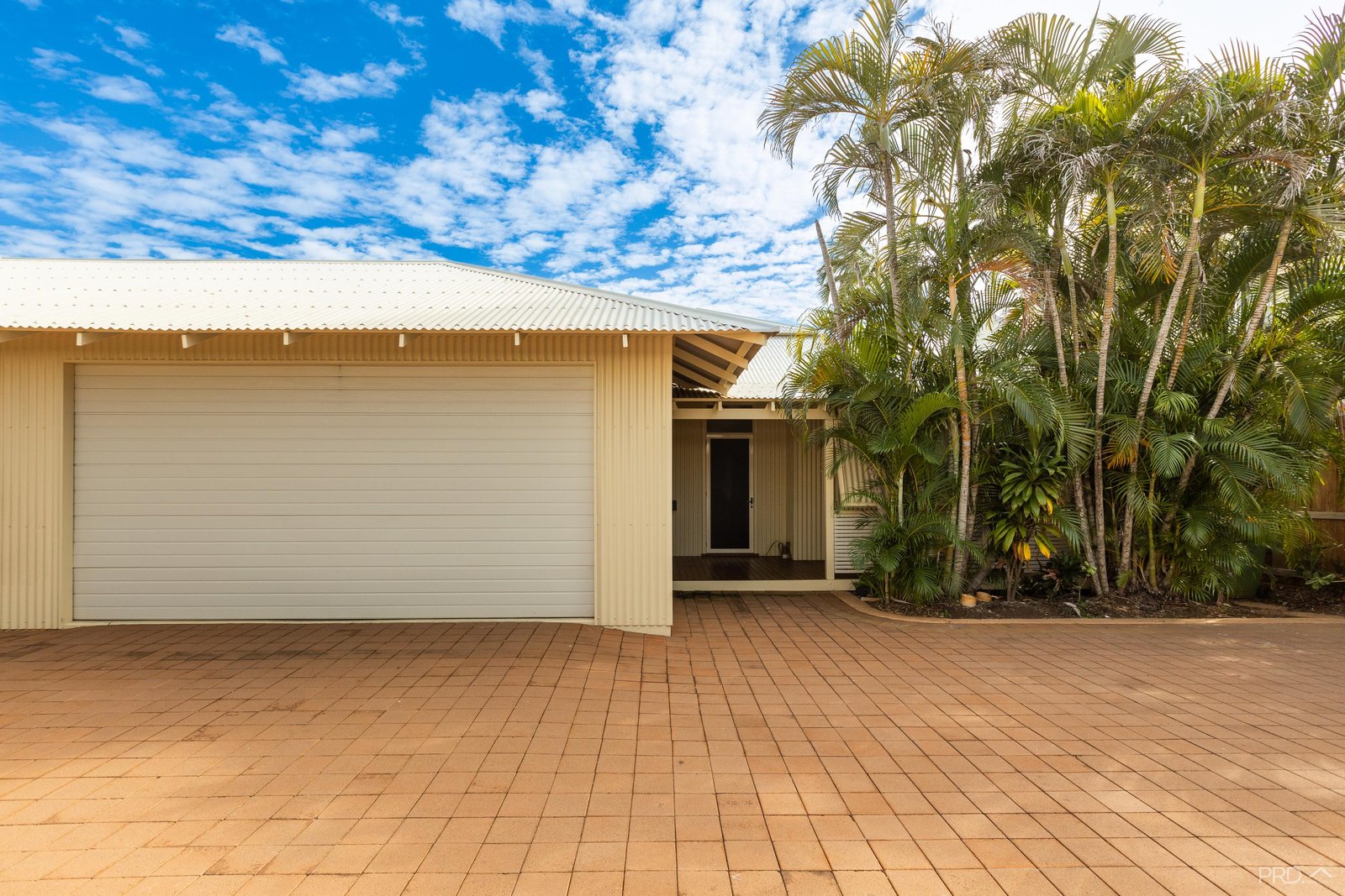 7/11 Challenor Drive CABLE BEACH 11