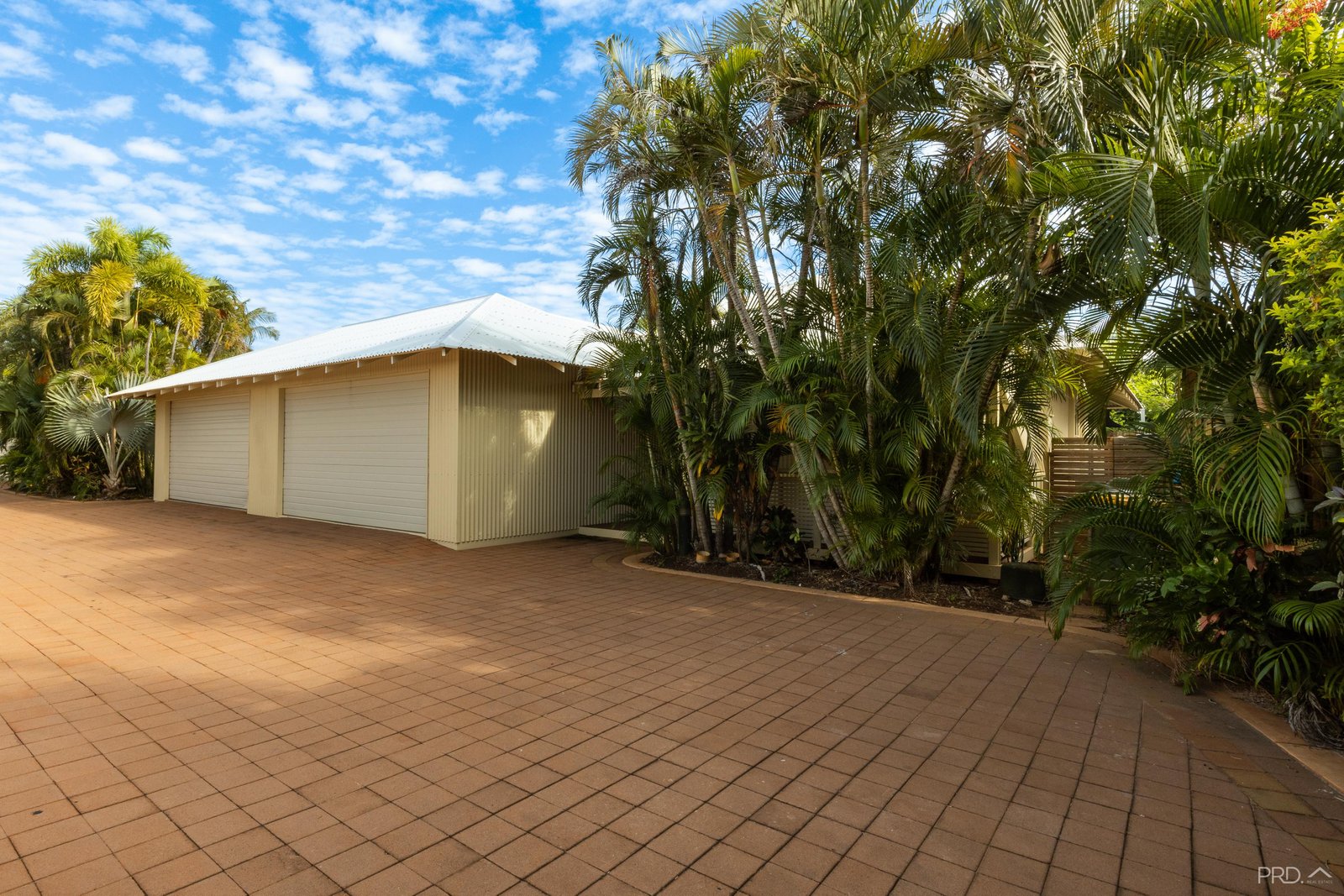 7/11 Challenor Drive CABLE BEACH 12