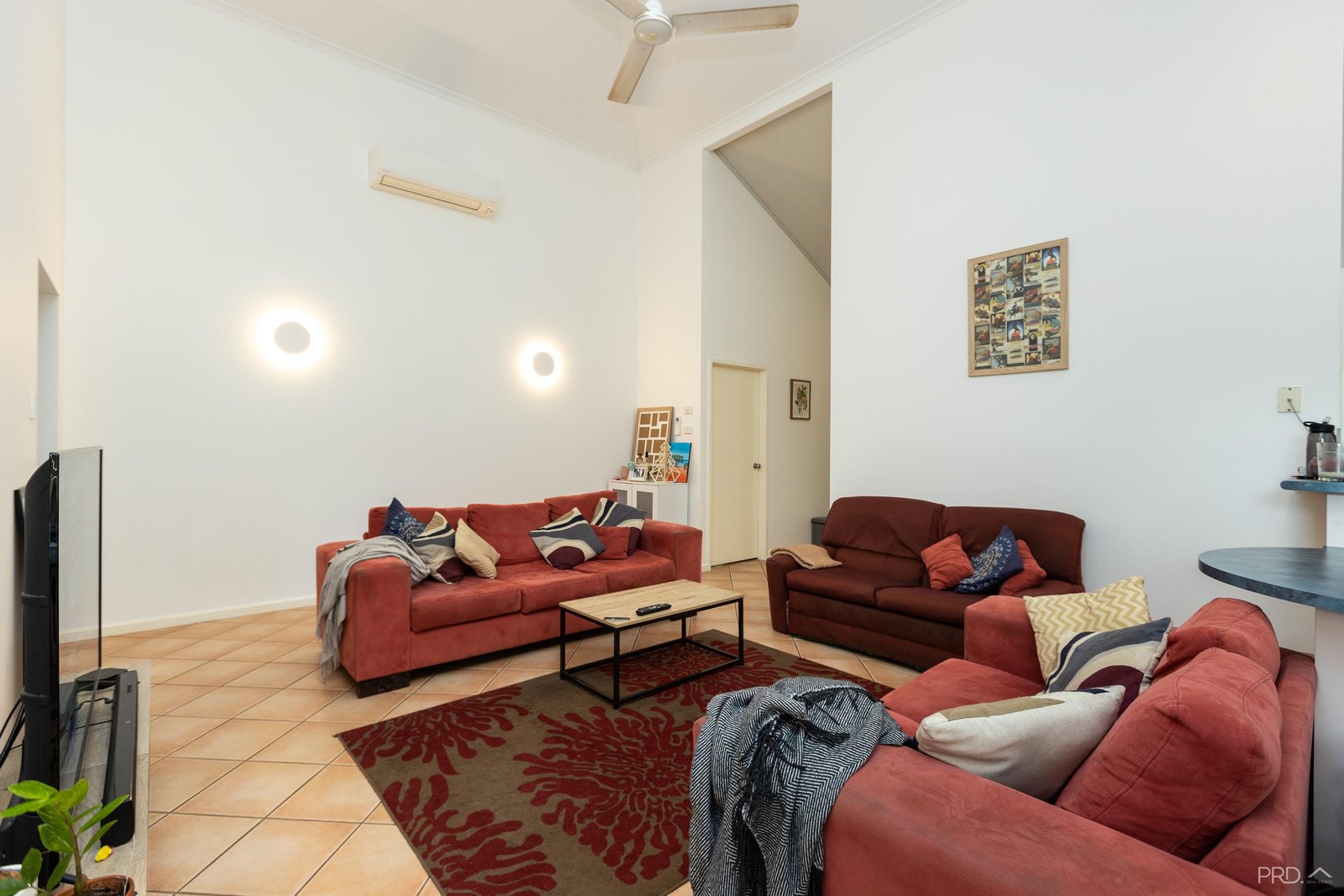 7/11 Challenor Drive CABLE BEACH 27