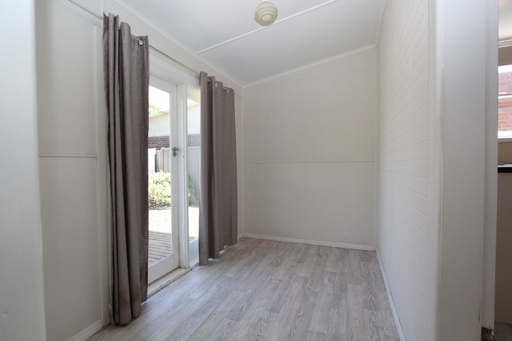 711 Doveton Street North SOLDIERS HILL 8