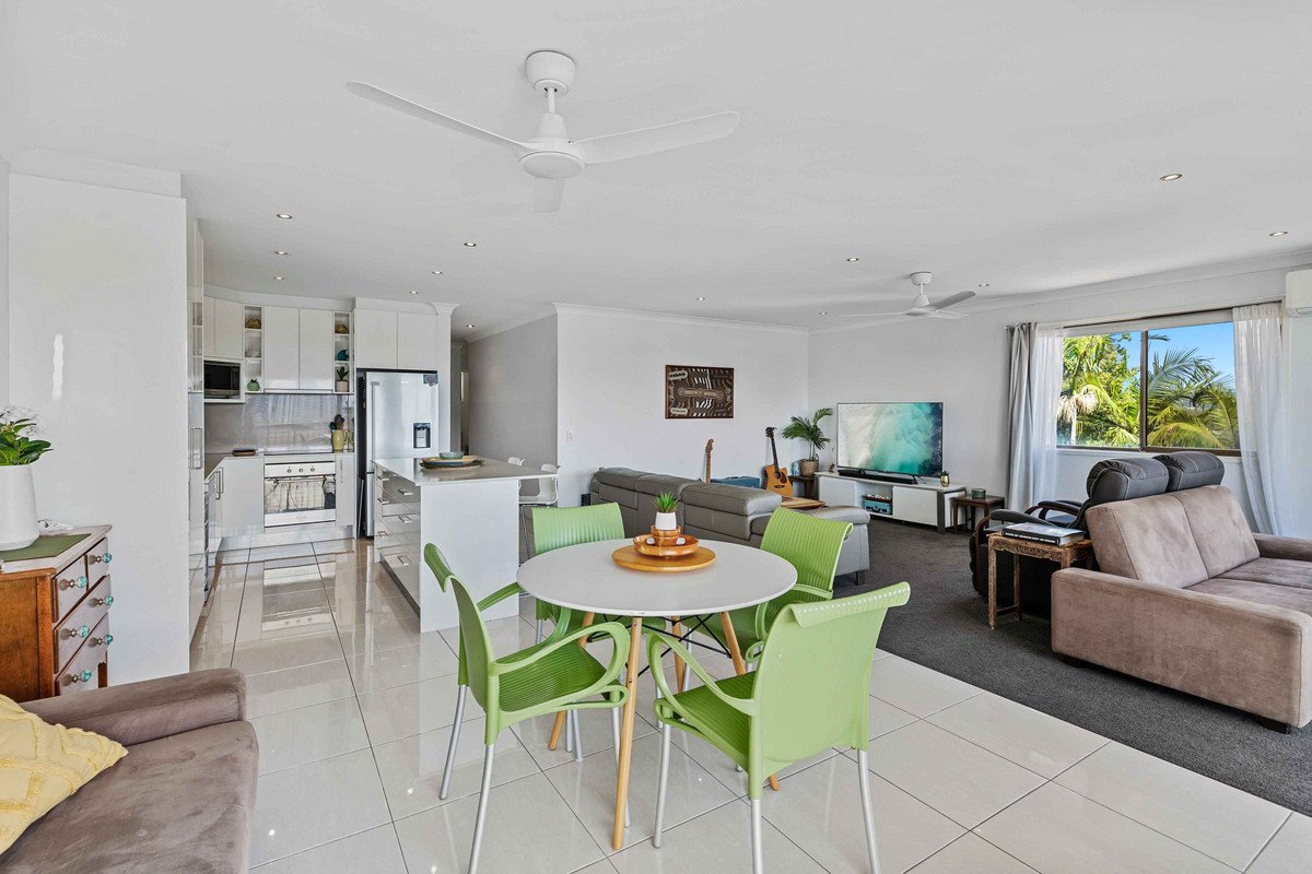 7/11 East Street BURLEIGH HEADS 10