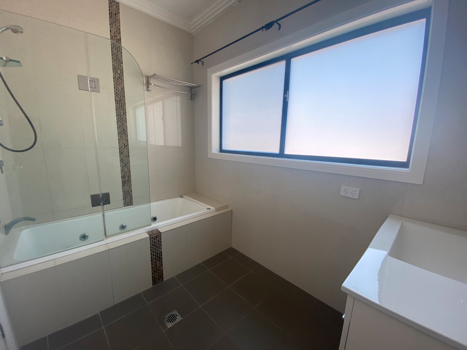 711 Henry Lawson Drive EAST HILLS 6