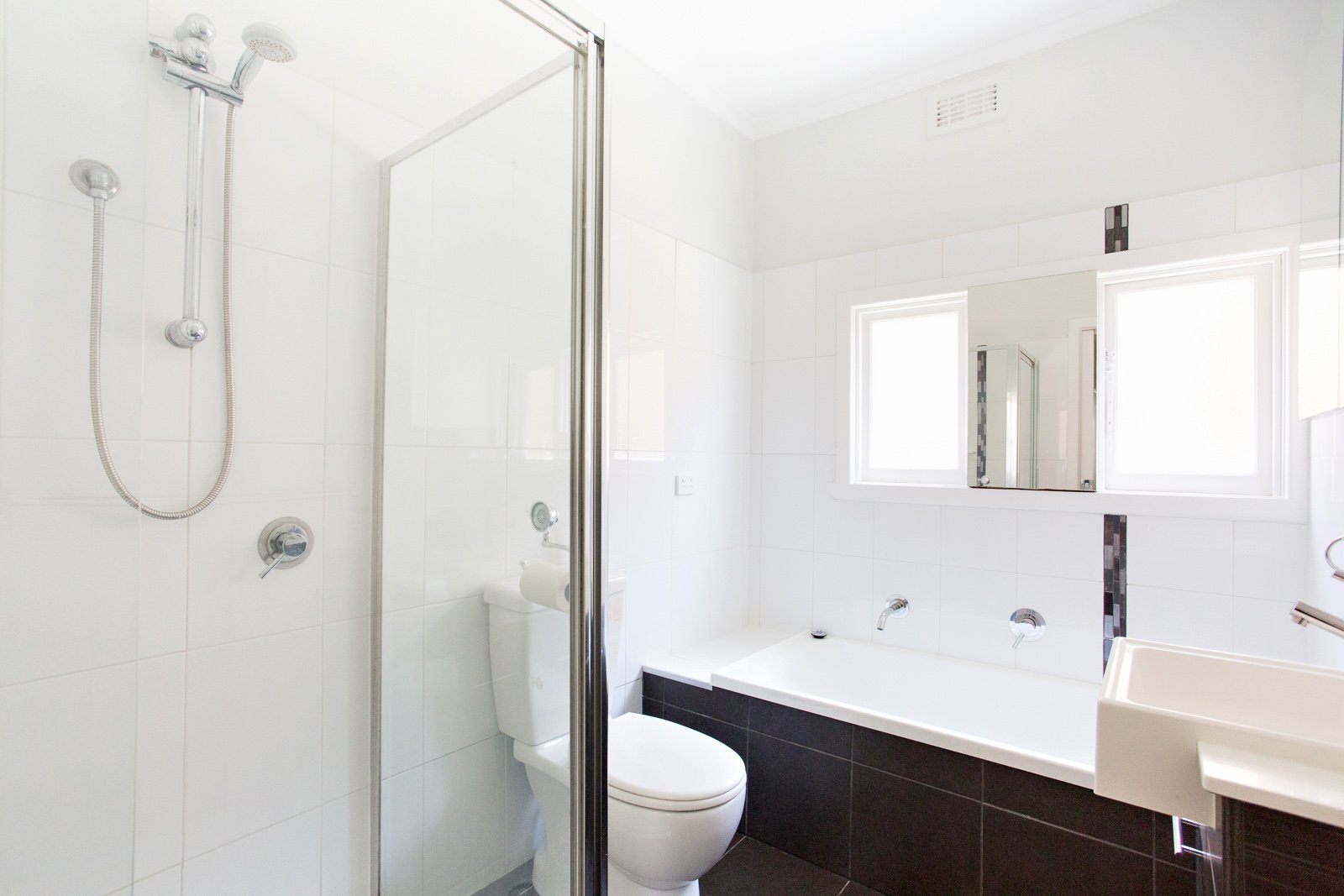 Gallery: 711 Pleasant Street South