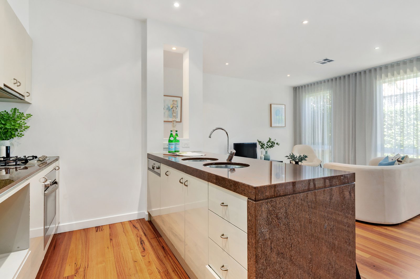 Gallery: 7/110 Martin Street