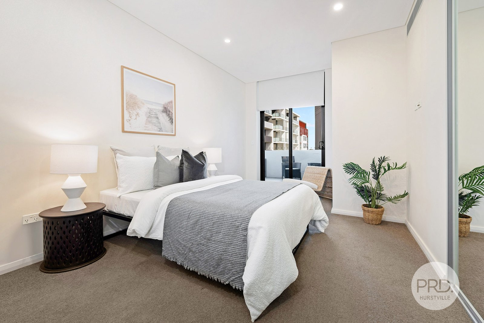 711/1D Greenbank Street HURSTVILLE 9