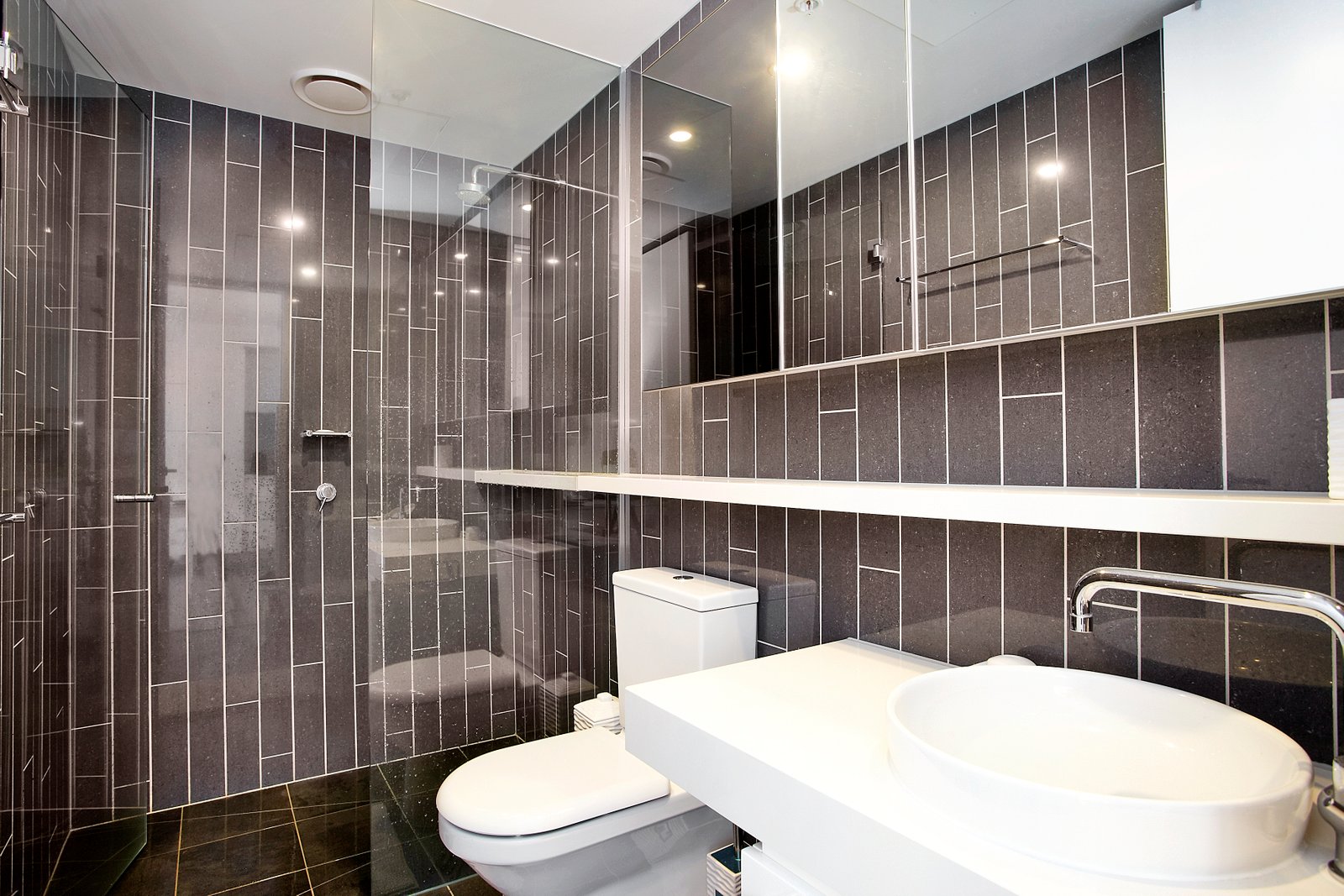 Gallery: 711/338 Kings Way