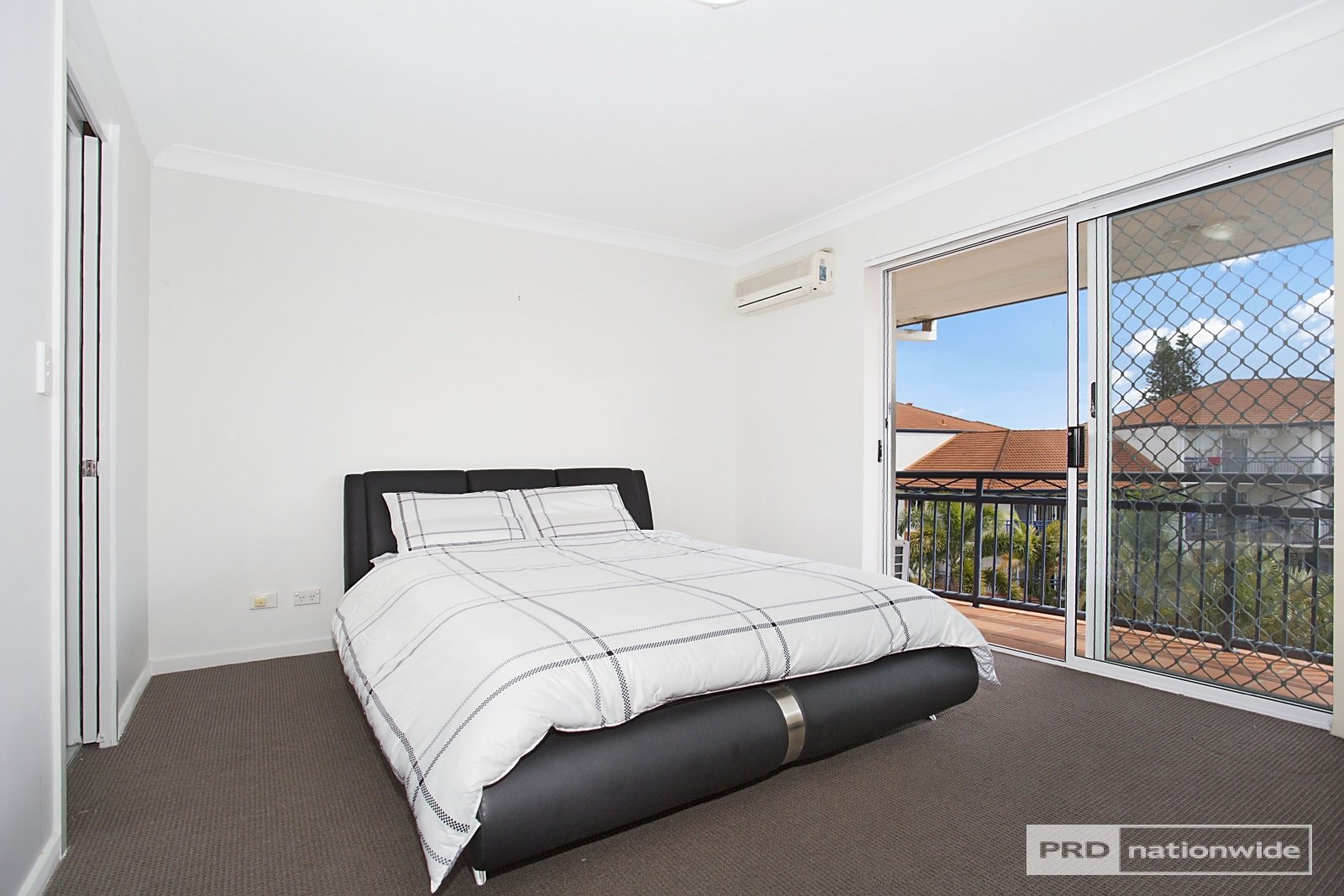 71/150 Marine Parade SOUTHPORT 4