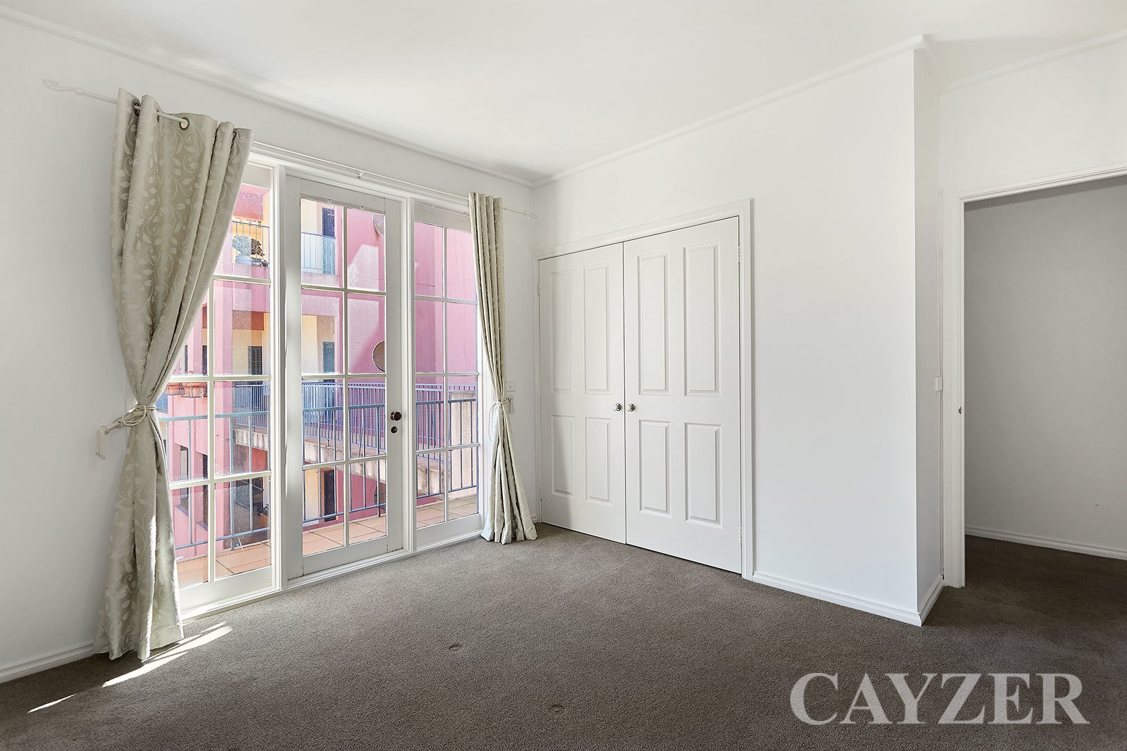 Gallery: 71/151 Fitzroy Street