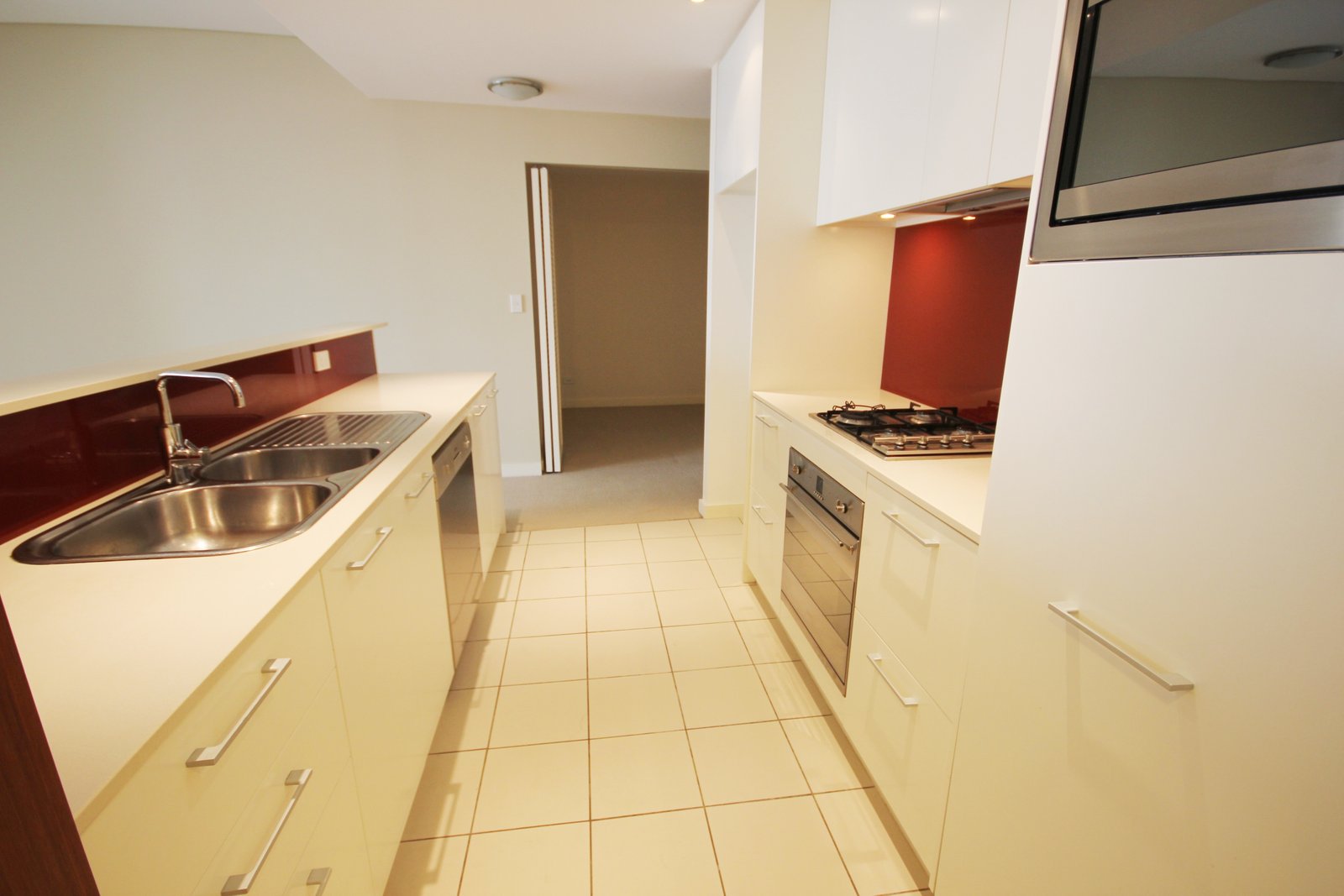 711/8-10 Brodie Spark Drive WOLLI CREEK 2