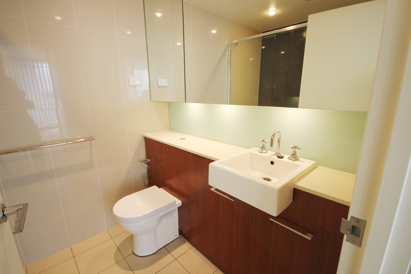 711/8-10 Brodie Spark Drive WOLLI CREEK 5