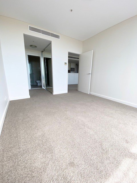 711/8-10 Brodie Spark Drive WOLLI CREEK 7