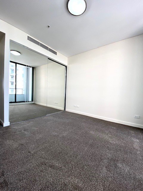 711/8-10 Brodie Spark Drive WOLLI CREEK 9