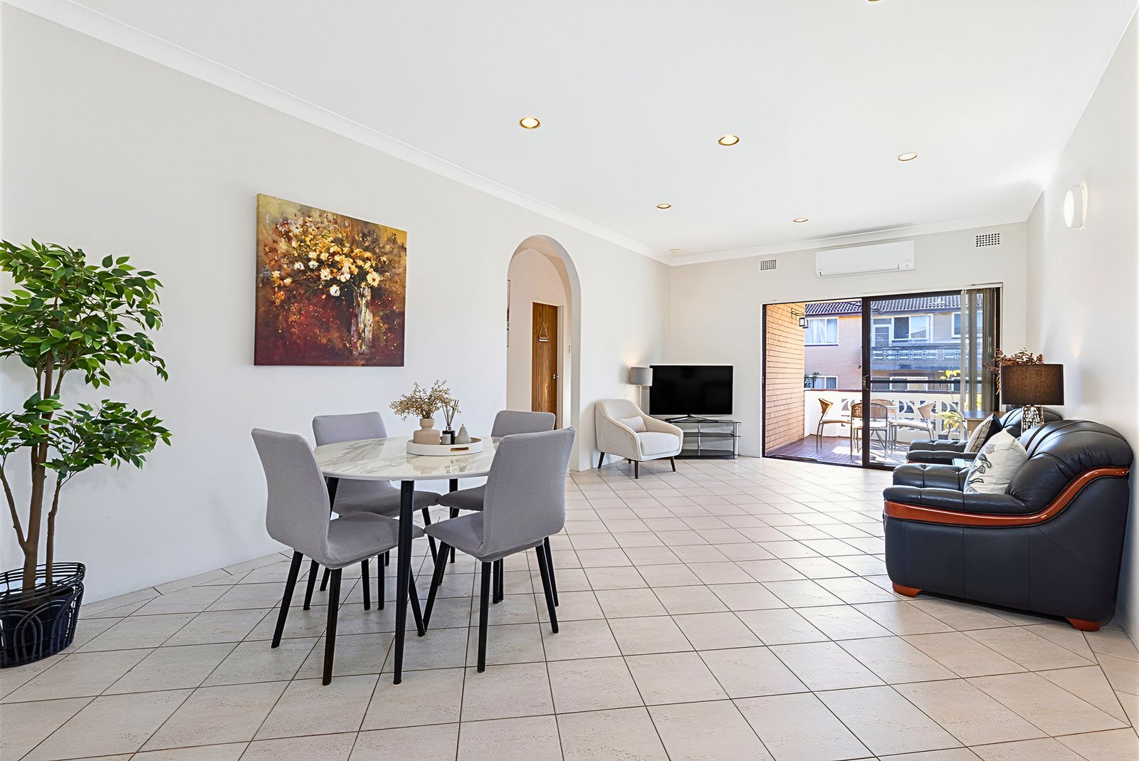 7/12-14 Winchester Street CARLTON 2