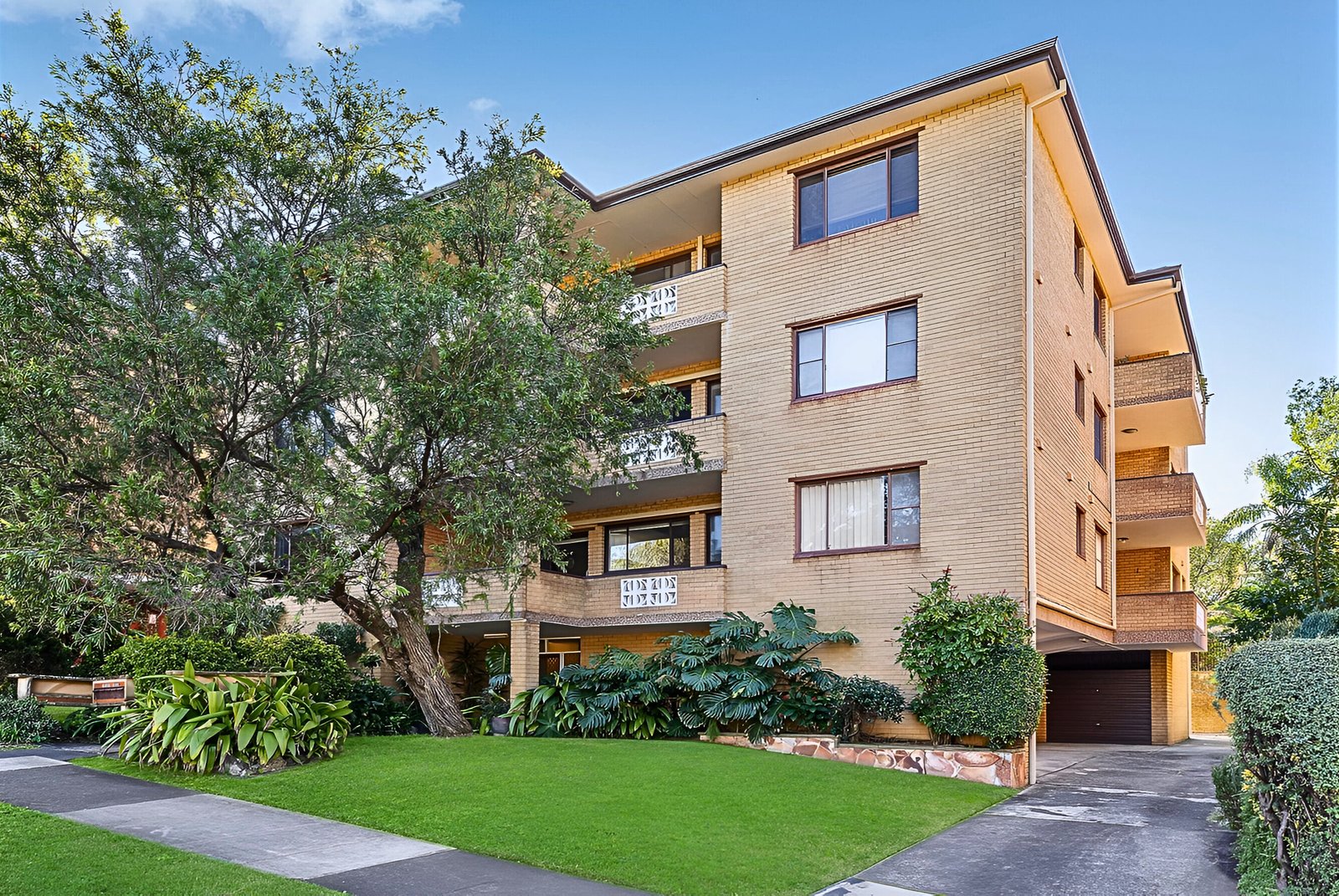 7/12-14 Winchester Street CARLTON 7