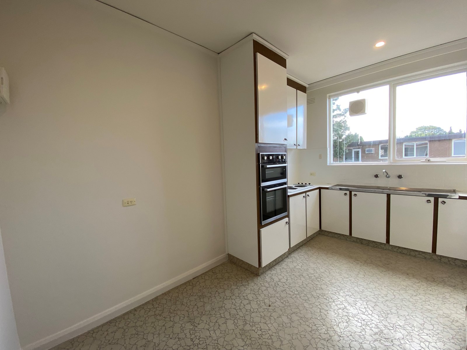 Gallery: 7/12 Avoca Avenue
