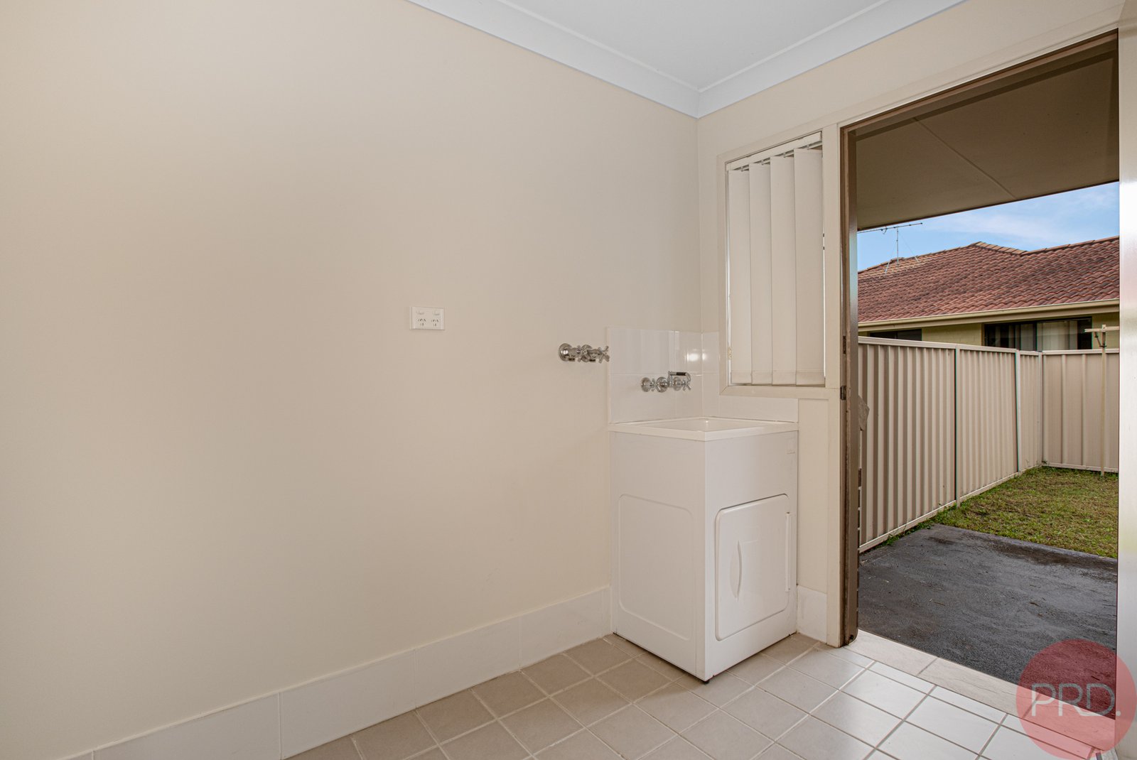 7/12 Denton Park Drive RUTHERFORD 9