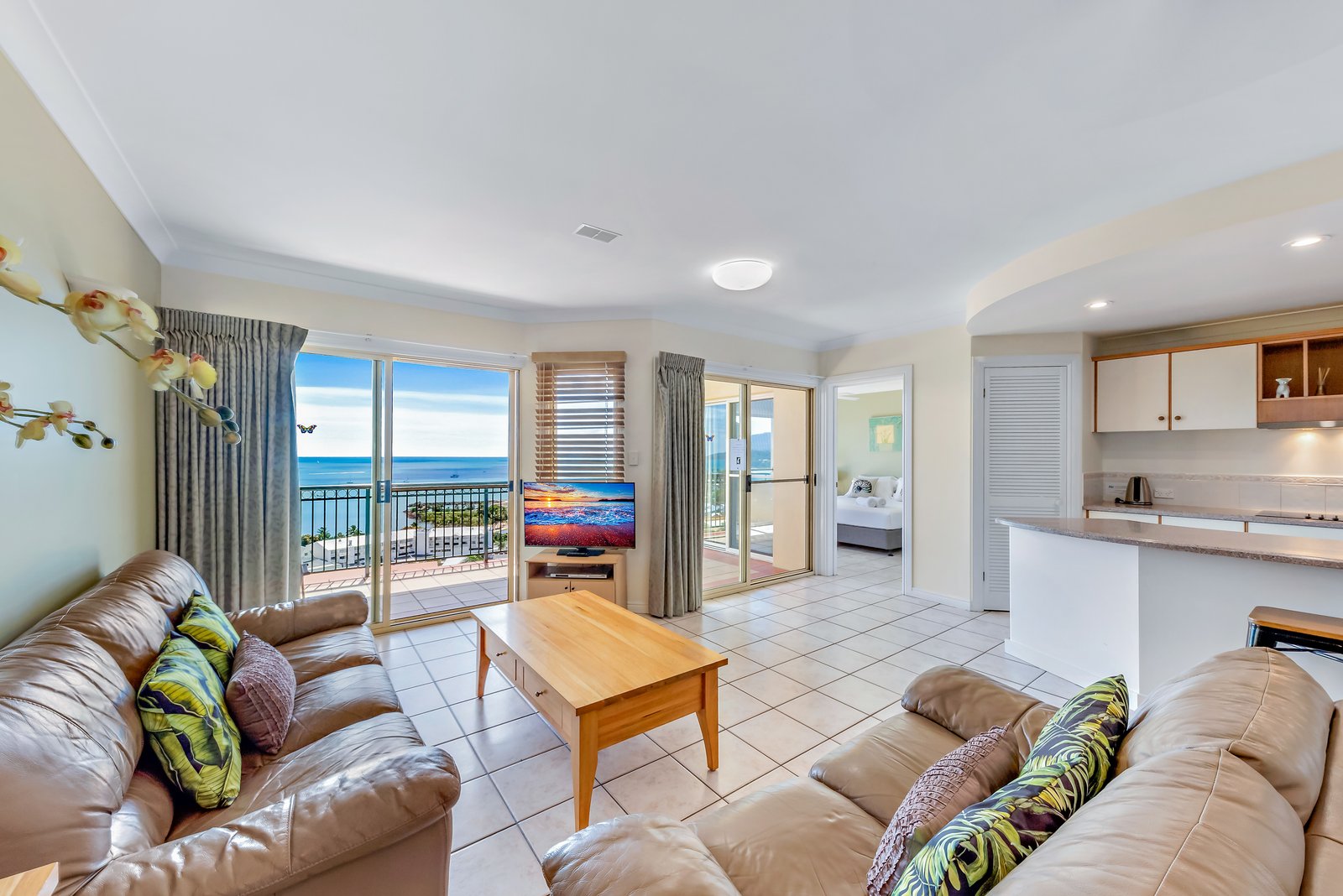 7/12 Golden Orchid Drive AIRLIE BEACH 2