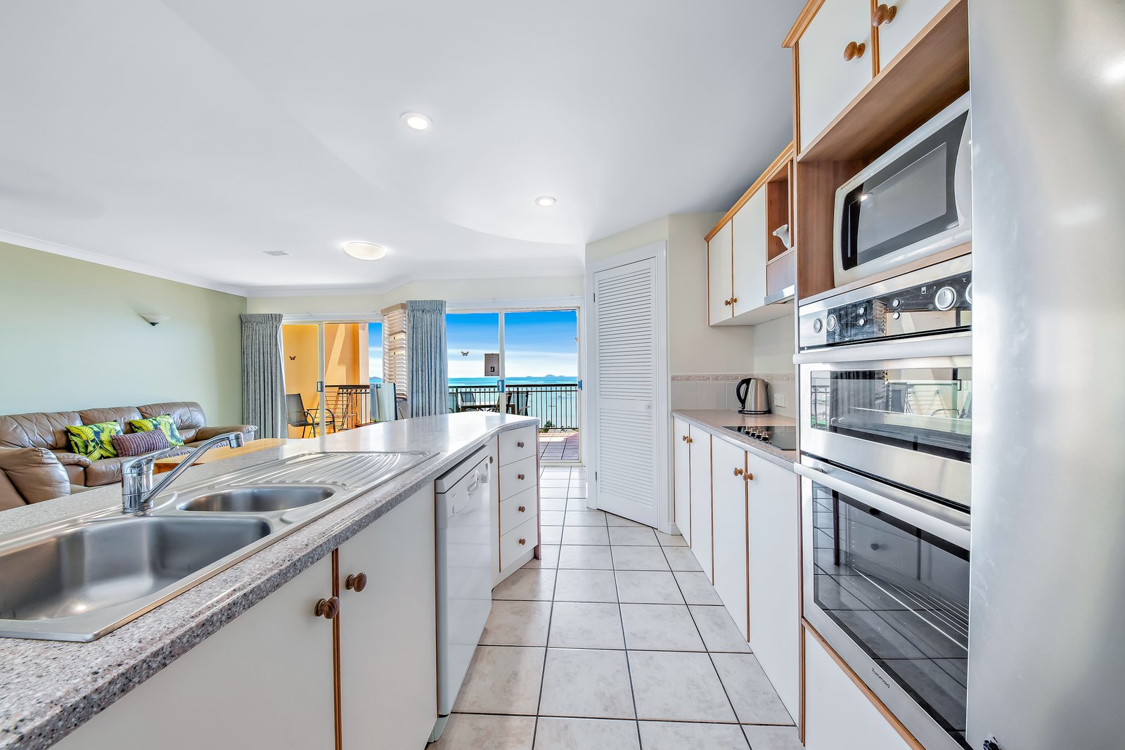 7/12 Golden Orchid Drive AIRLIE BEACH 6