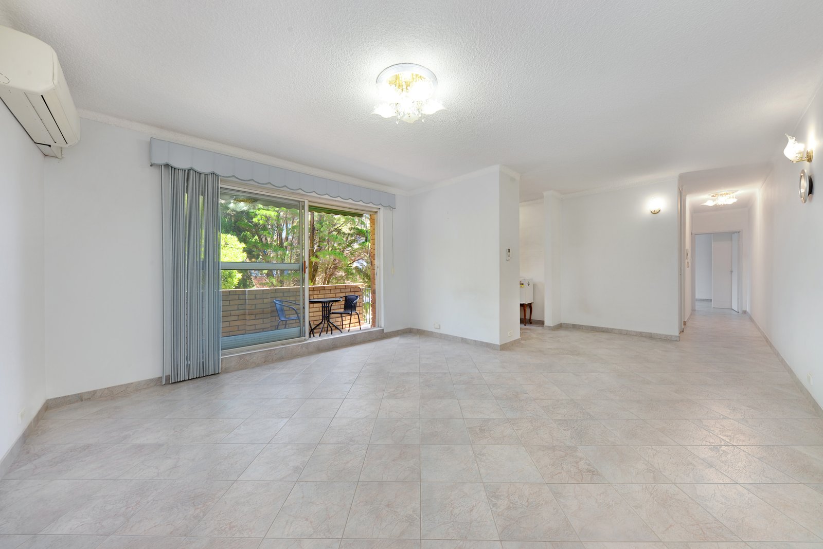 7/12 Grace Campbell Crescent HILLSDALE 2