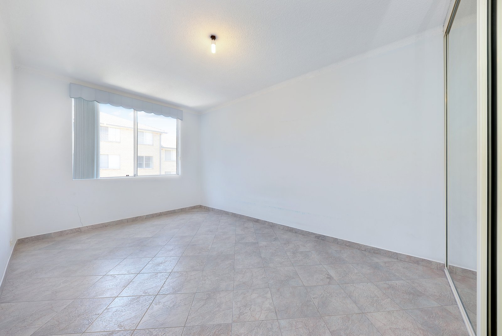 7/12 Grace Campbell Crescent HILLSDALE 8