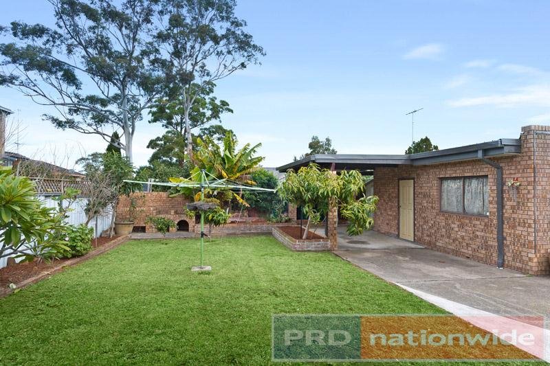 712 Henry Lawson Drive EAST HILLS 8