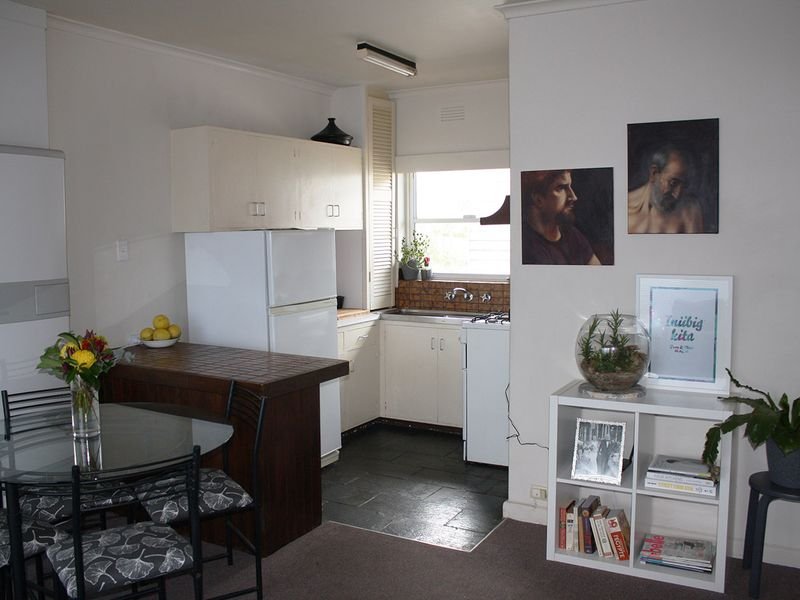Gallery: 7/122 Beach Road