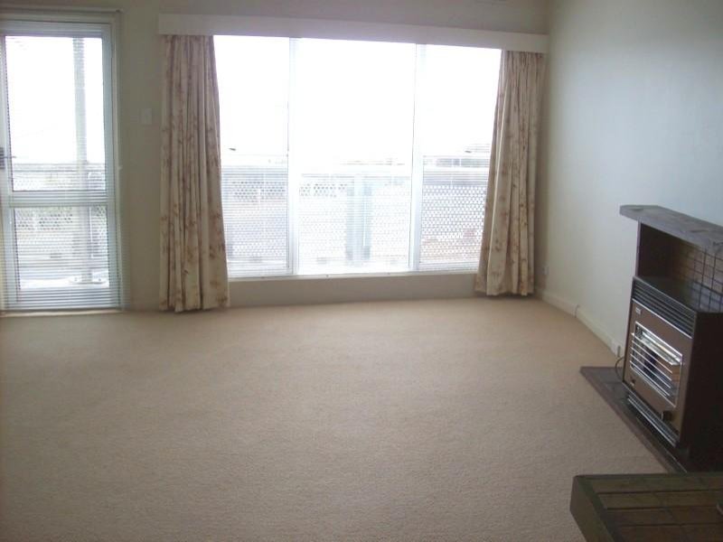 Gallery: 7/122 Beach Road