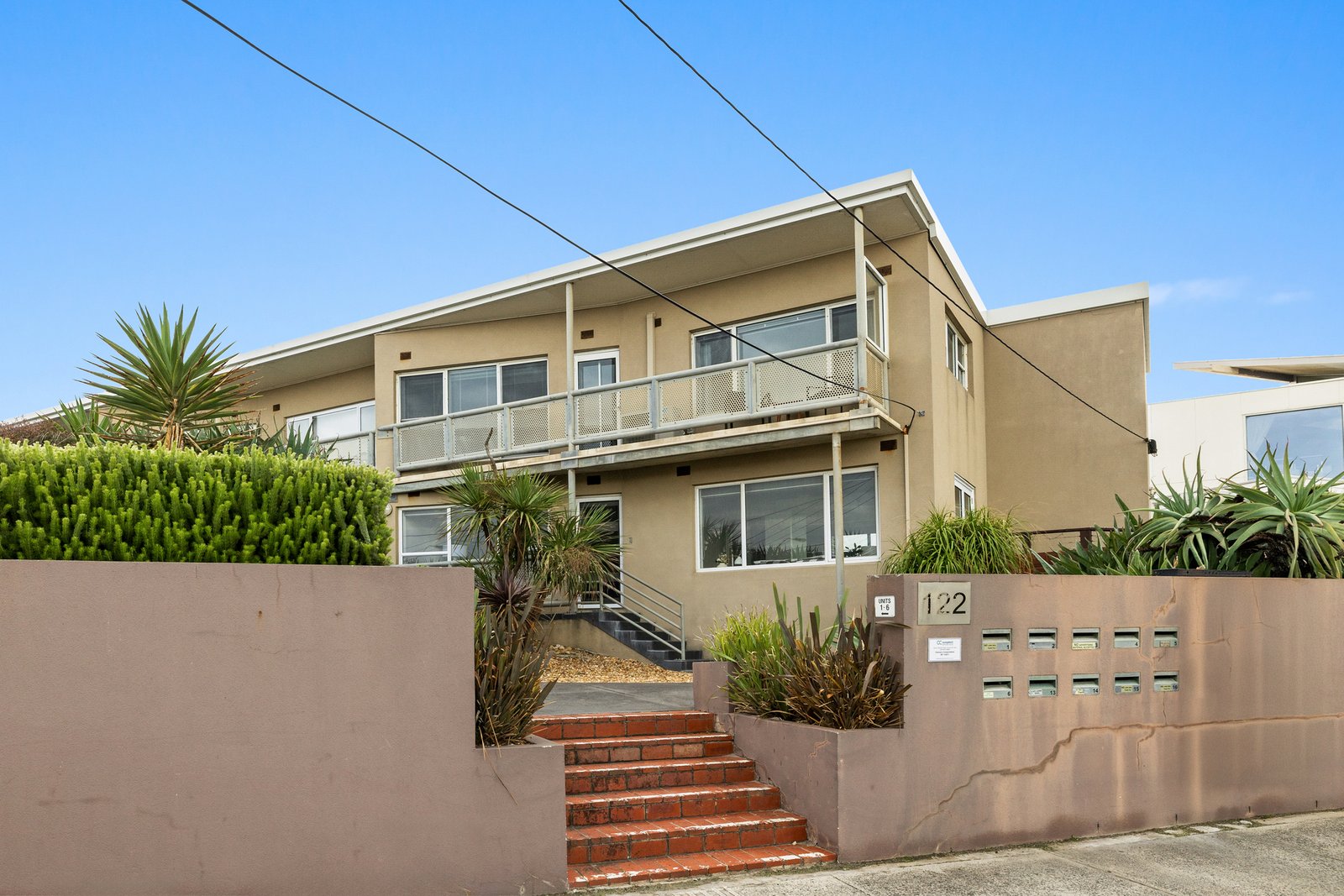 Gallery: 7/122 Beach Road