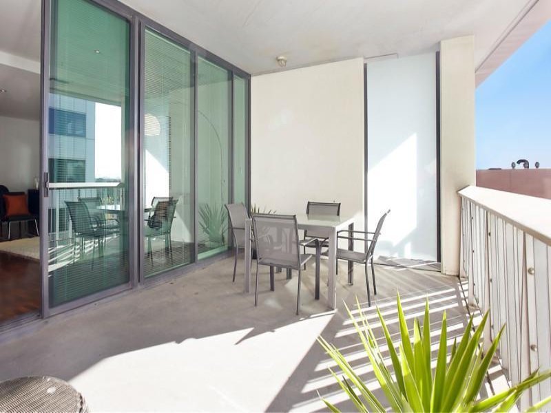 Gallery: 712/582 St Kilda Road