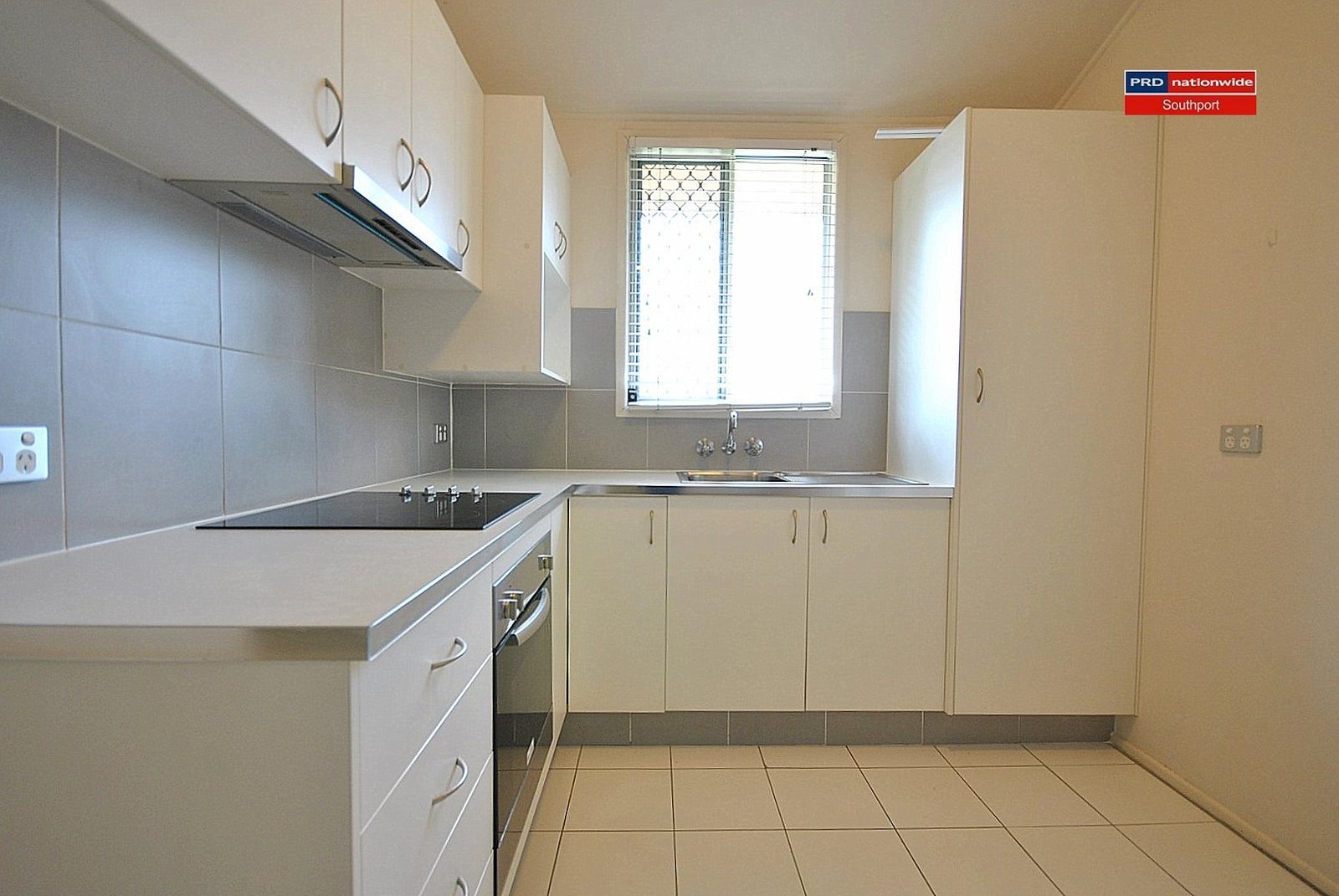 7/126 Marine Parade SOUTHPORT 1