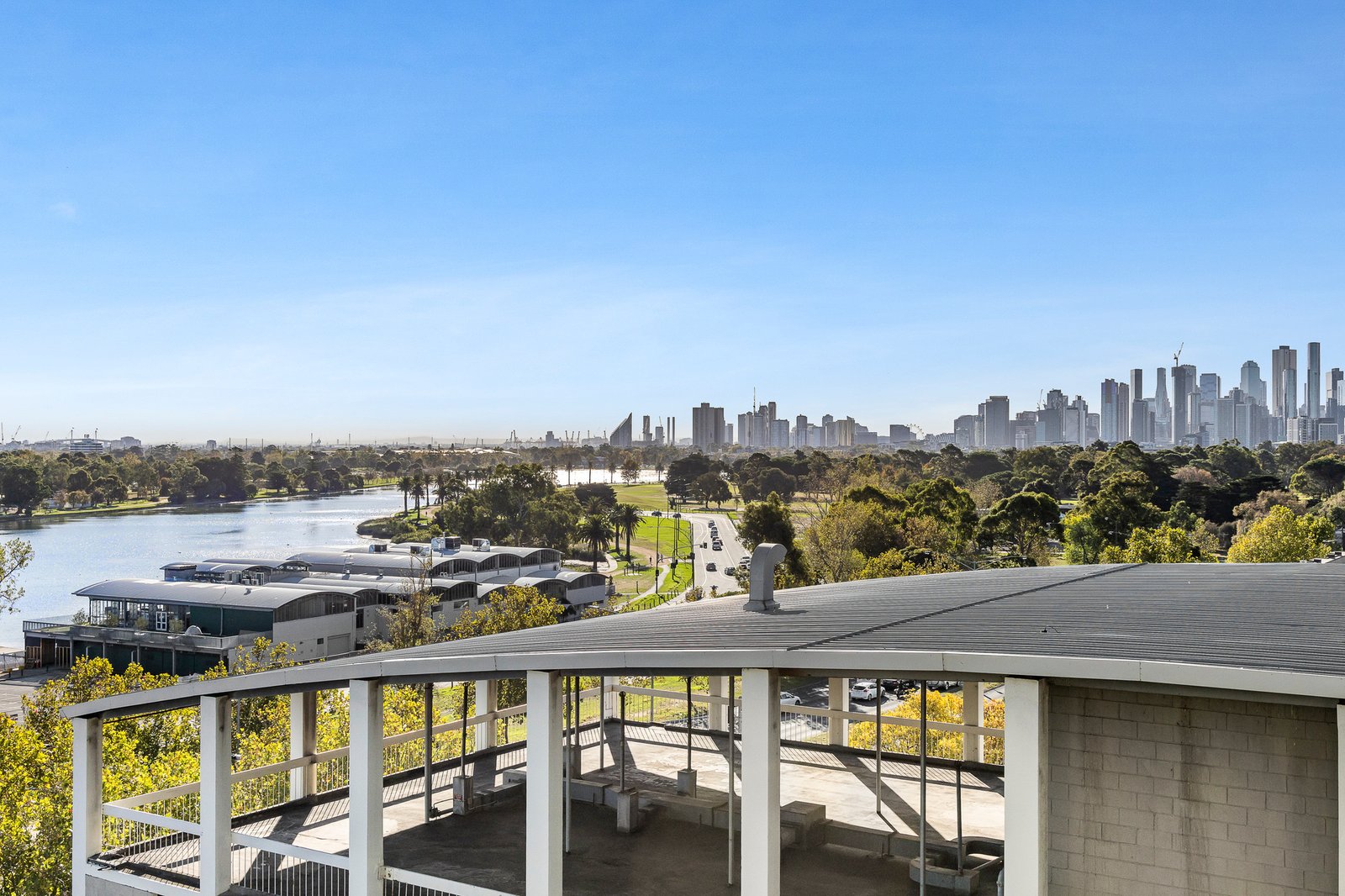 Gallery: 712/70 Queens Road