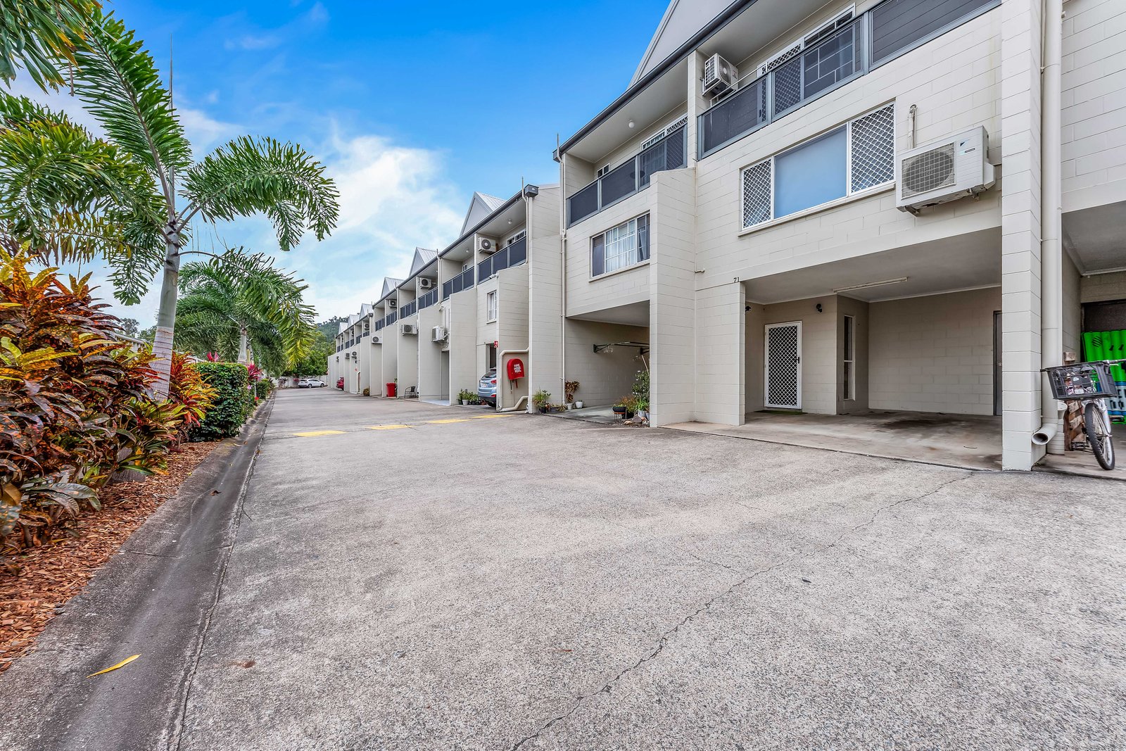 71/3 Eshelby Drive CANNONVALE 13