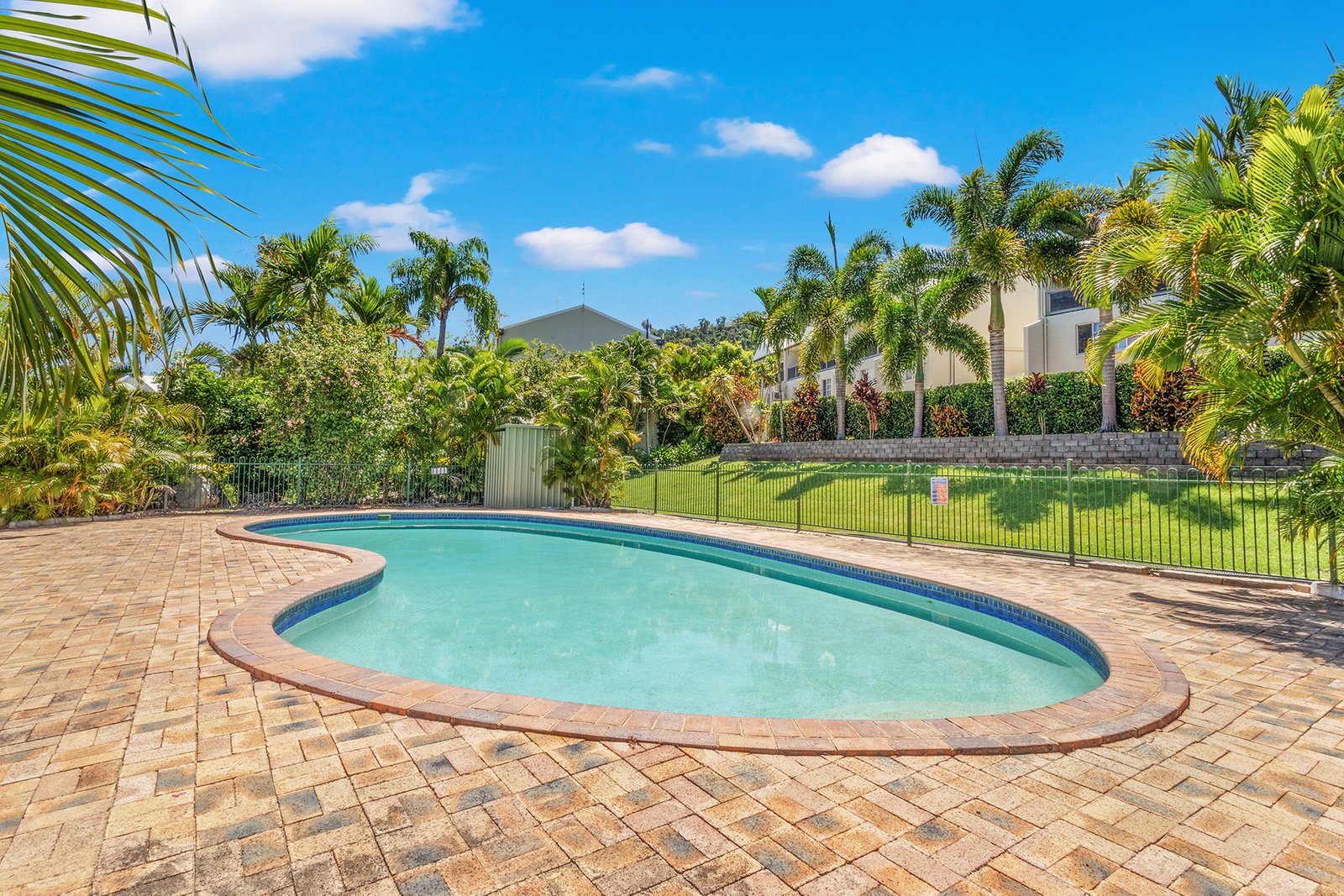 71/3 Eshelby Drive CANNONVALE 1