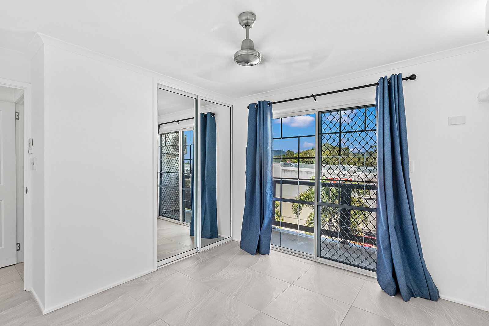 71/3 Eshelby Drive CANNONVALE 6