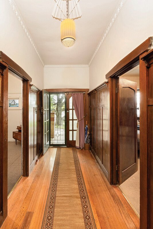 Gallery: 713 Ripon Street South