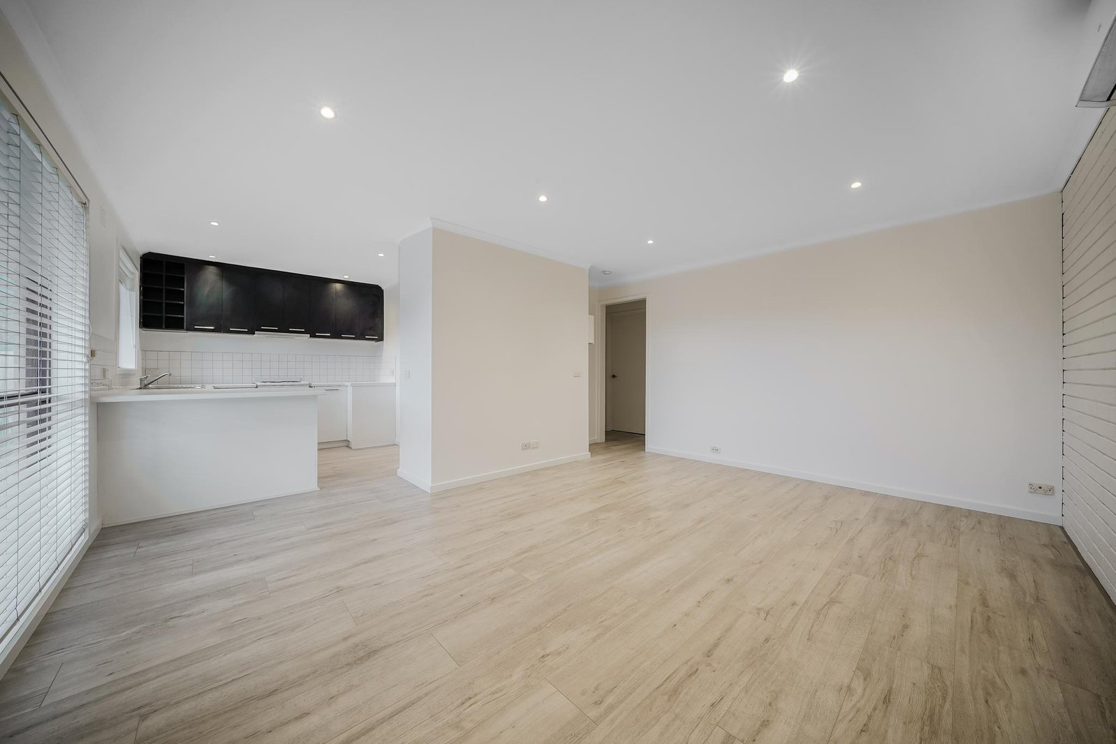 Gallery: 7/133 Helms Street