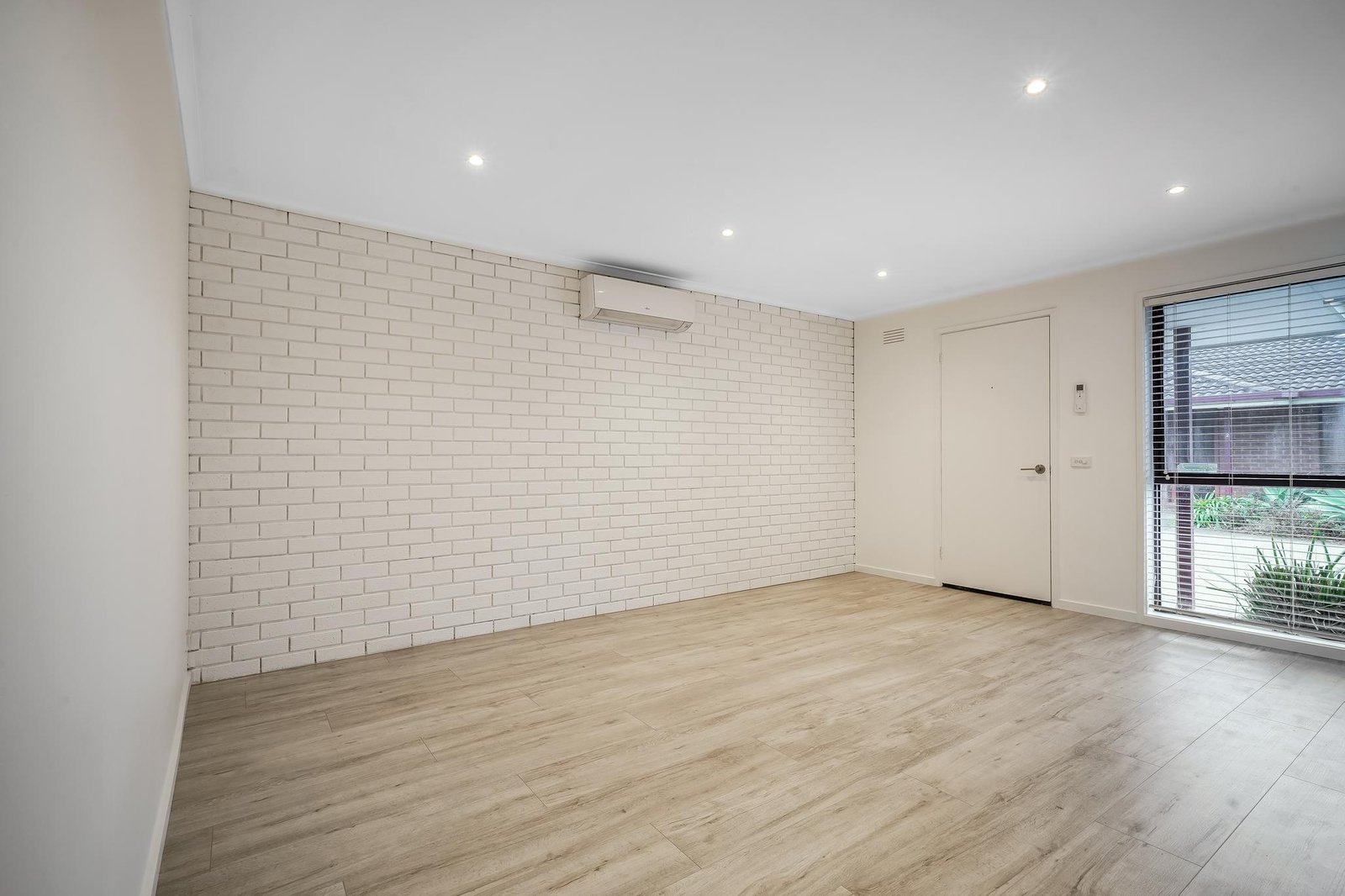 Gallery: 7/133 Helms Street
