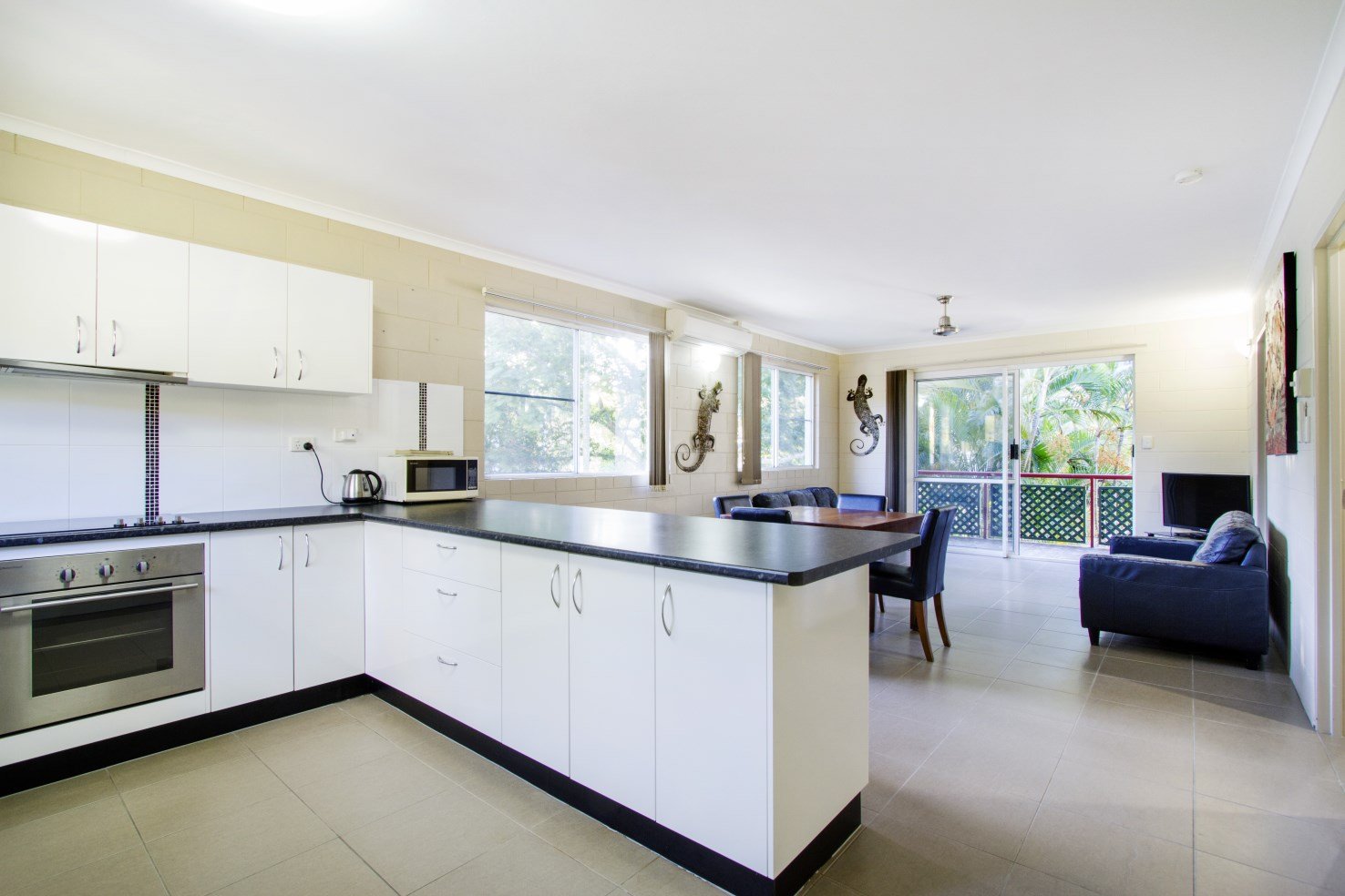 7/14 Island Drive CANNONVALE 1