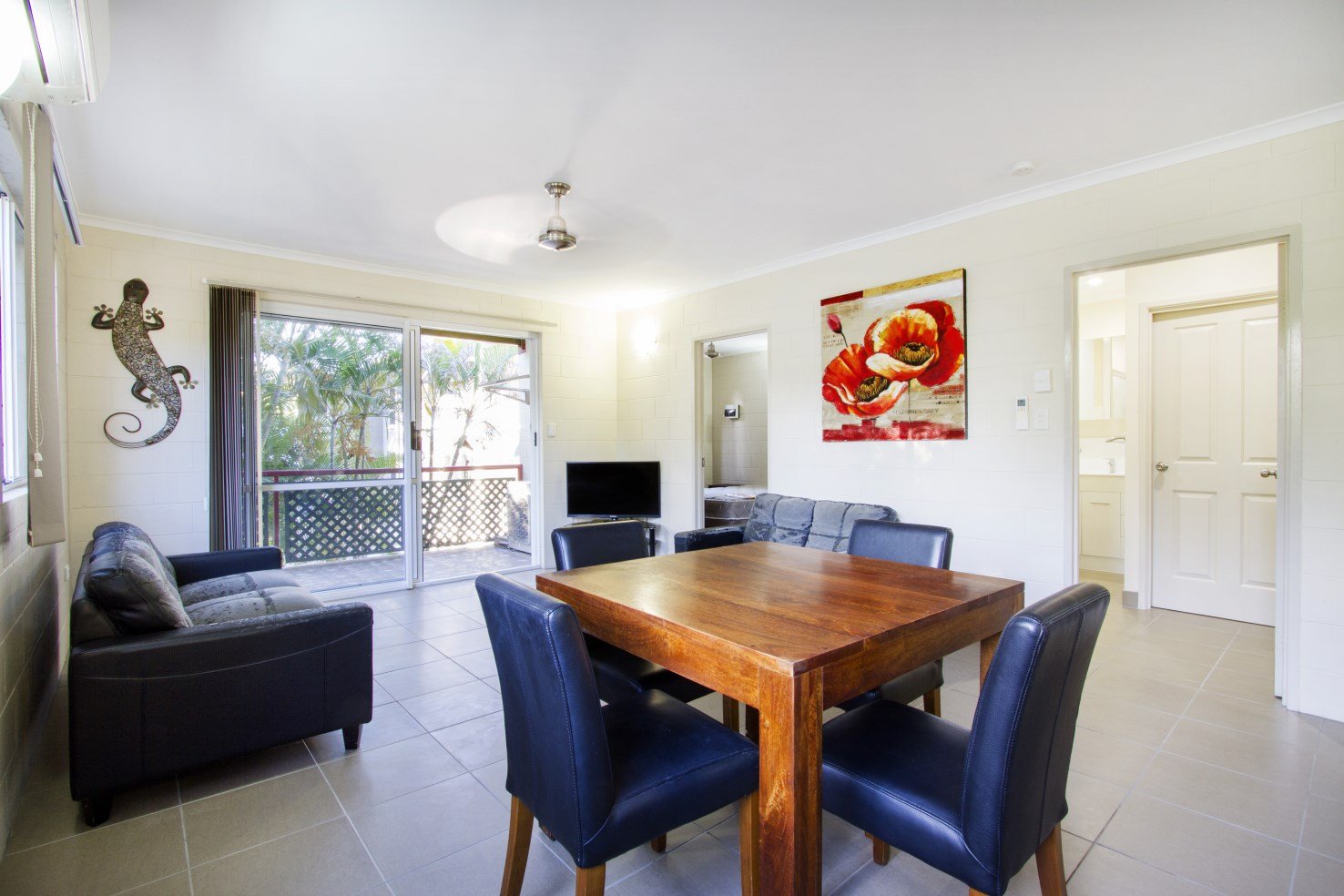7/14 Island Drive CANNONVALE 3