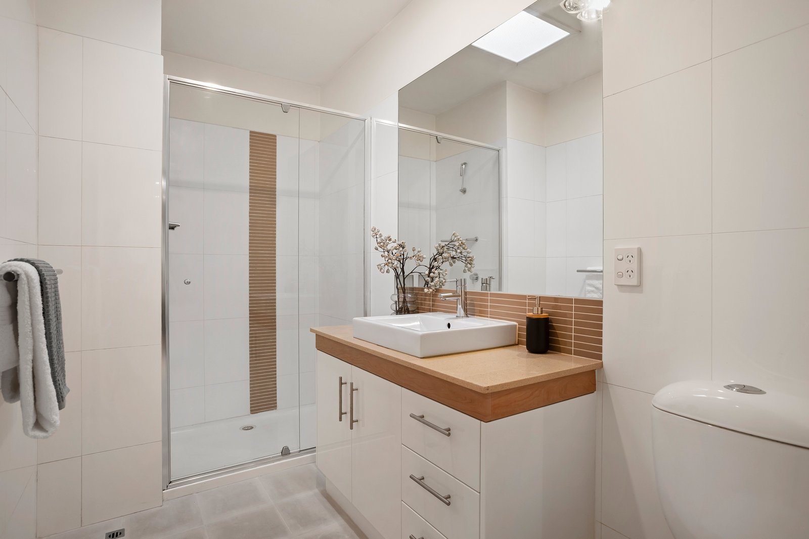 Real Estate and Property in 7/14 Sinclair Street, Elsternwick, VIC