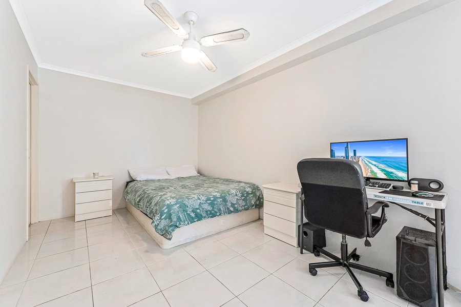 7/146 Marine Parade SOUTHPORT 6