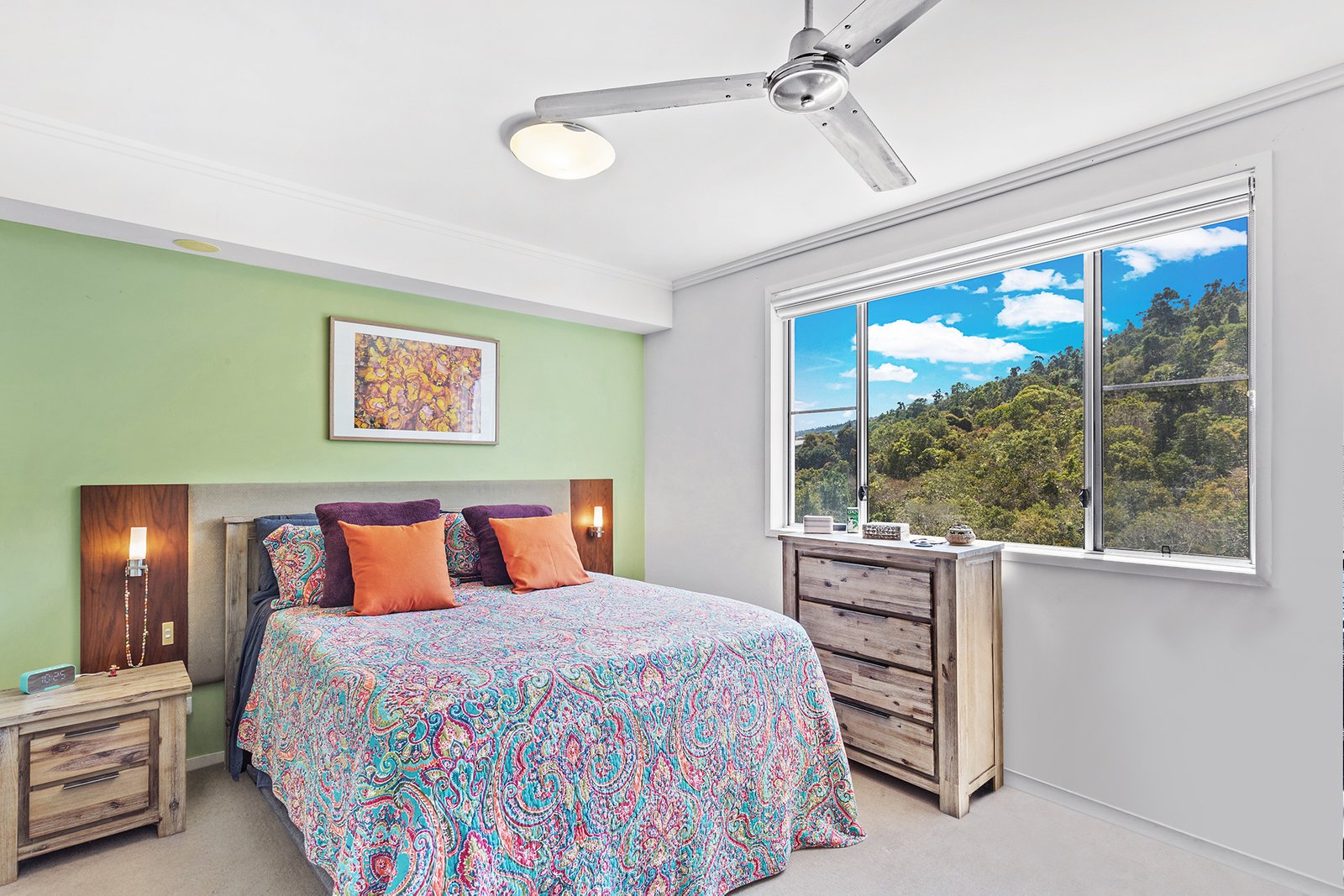 7/15 Flame Tree Court AIRLIE BEACH 8