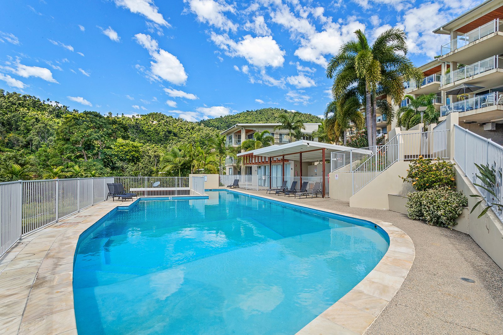 7/15 Flame Tree Court AIRLIE BEACH 12